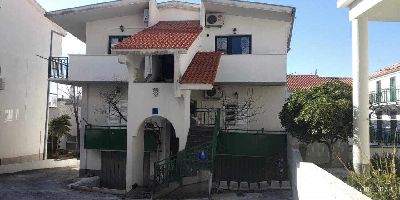 Rooms Tia Baška Voda Esterno foto