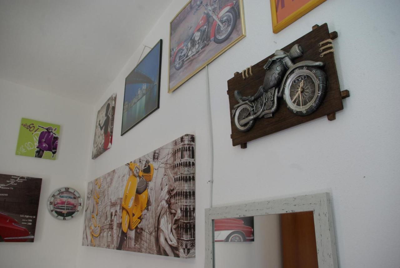 Rooms Tia Baška Voda Esterno foto