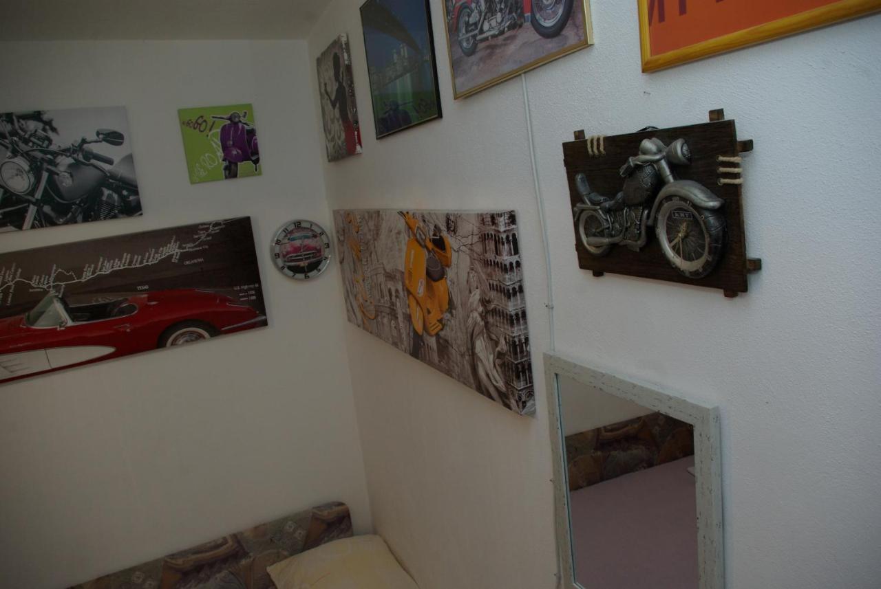 Rooms Tia Baška Voda Esterno foto