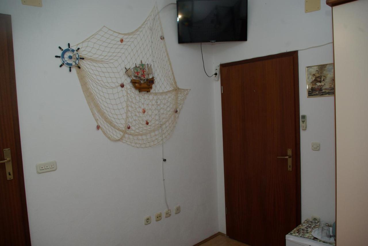 Rooms Tia Baška Voda Esterno foto