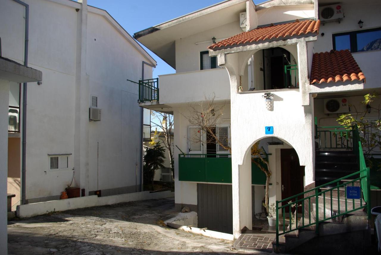Rooms Tia Baška Voda Esterno foto